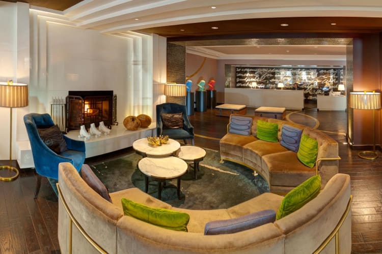 Living Room with fireplace